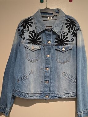 Ivy Jane Embroidered Floral Denim Jacket in Light Blue